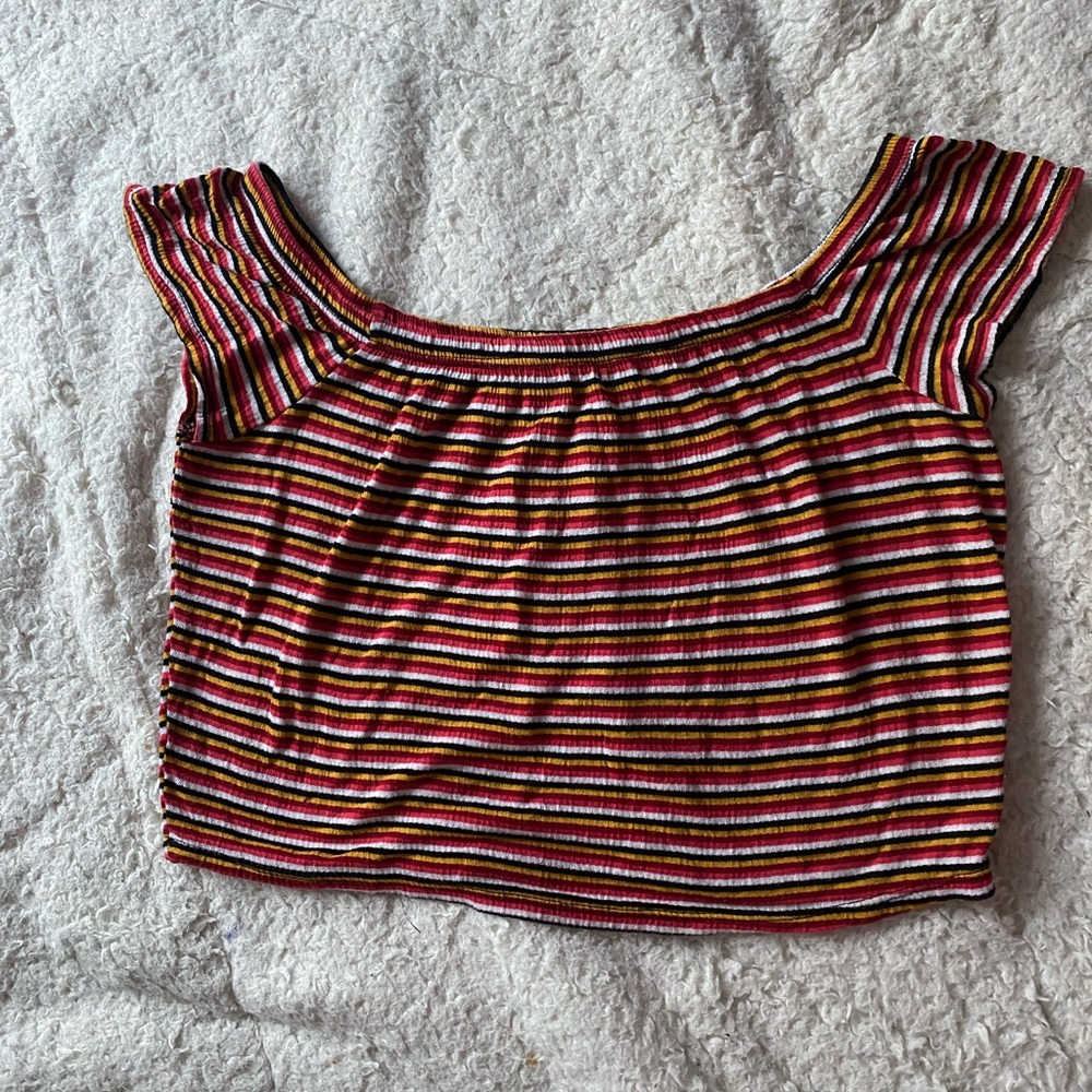 Striped crop top🖤